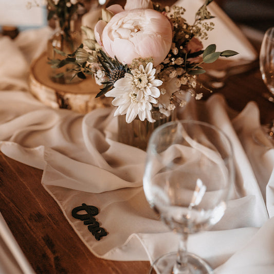 Namensschild in Schwarz – modern & elegant für Events wie Hochzeiten, Geburtstage oder Firmenfeiern