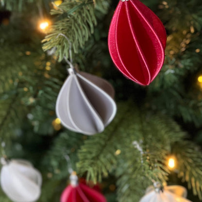 Weihnachtskugel Pinea