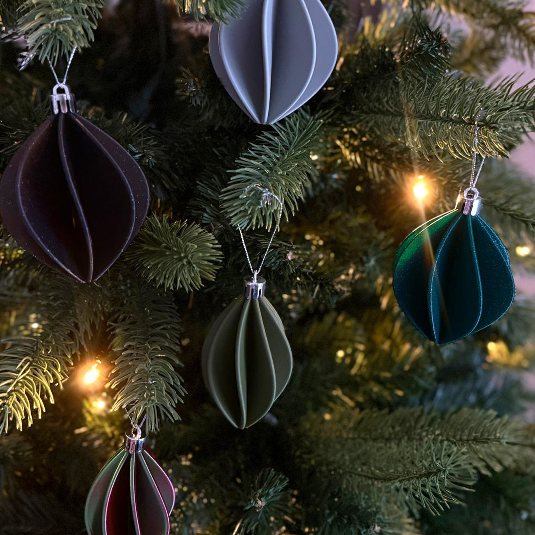 Weihnachtskugel Pinea